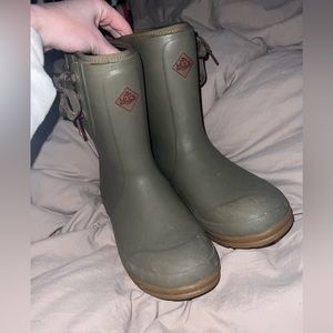 Muck boot company boots